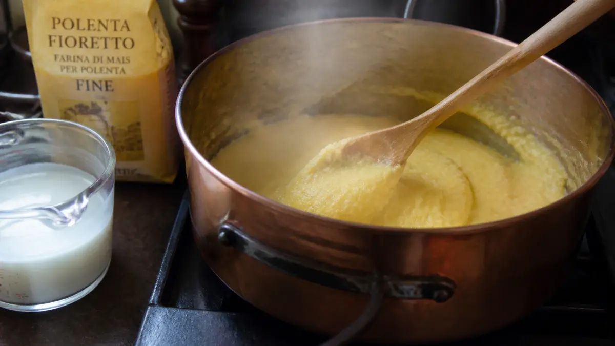 Polenta : la cuisson parfaite pour une texture crémeuse