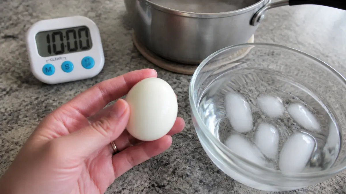 Temps de cuisson parfait pour un œuf dur : combien de minutes ?